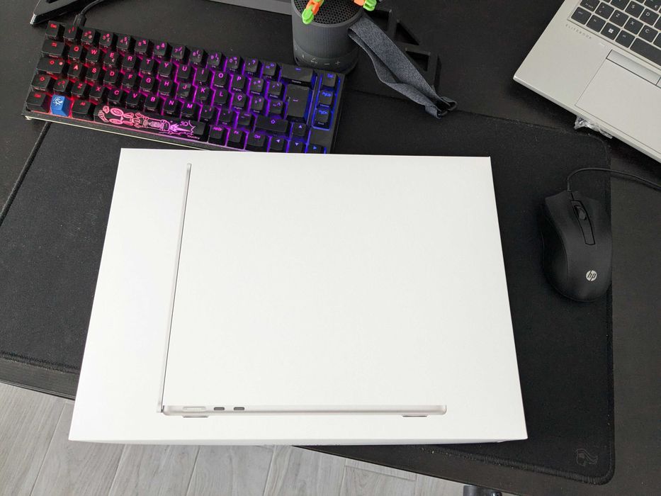 Como NOVO - MacBook Air 13'' 2025 | M4 | 16GB | 256GB SSD | Prateado
