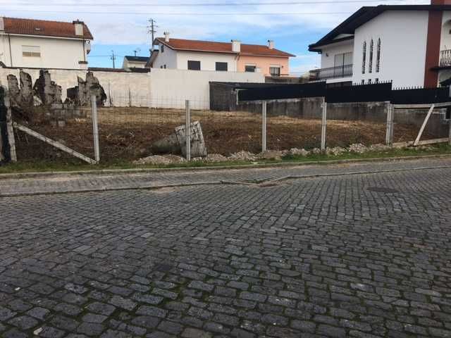 Terreno para Construção com Projeto Aprovado para Moradia