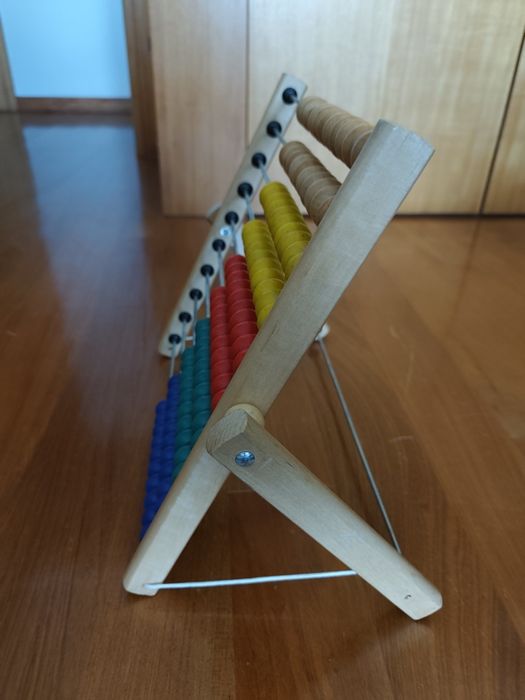 Vários brinquedos cada um por 3€.
Desconto se comprar vários.