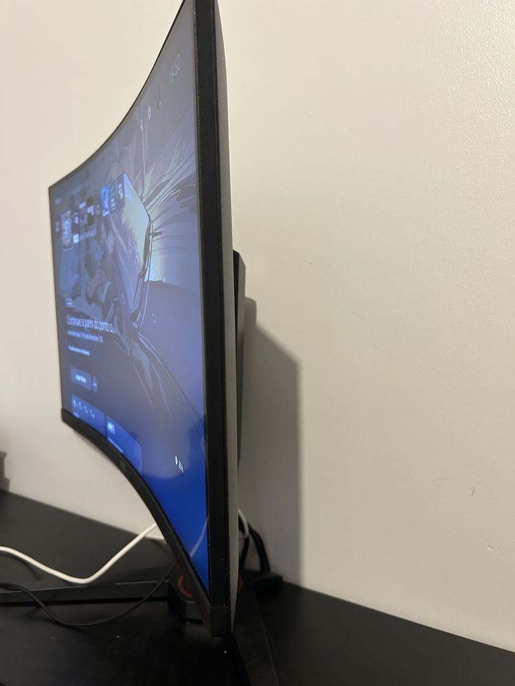 Monitor CURVO aoc