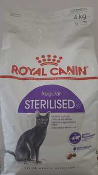 Сухий корм Royal Canin Sterilised 4 кг, для стерилізованих котів.
