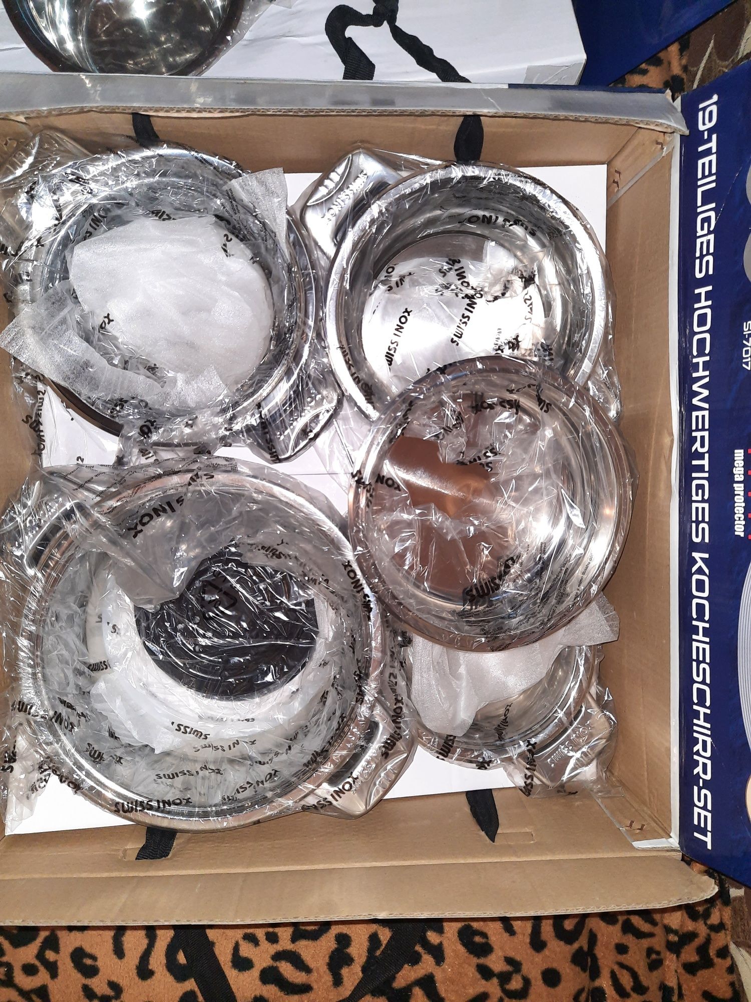 Набор посуды SWISS INOX SI-7017 19 предметов