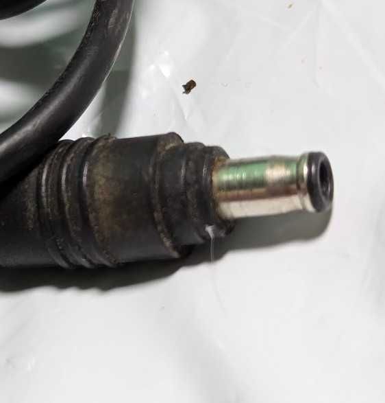 Блок питания  AD-9019S
Штекер 3pin с иглой  для ноутбука 90W 19v 4.74A