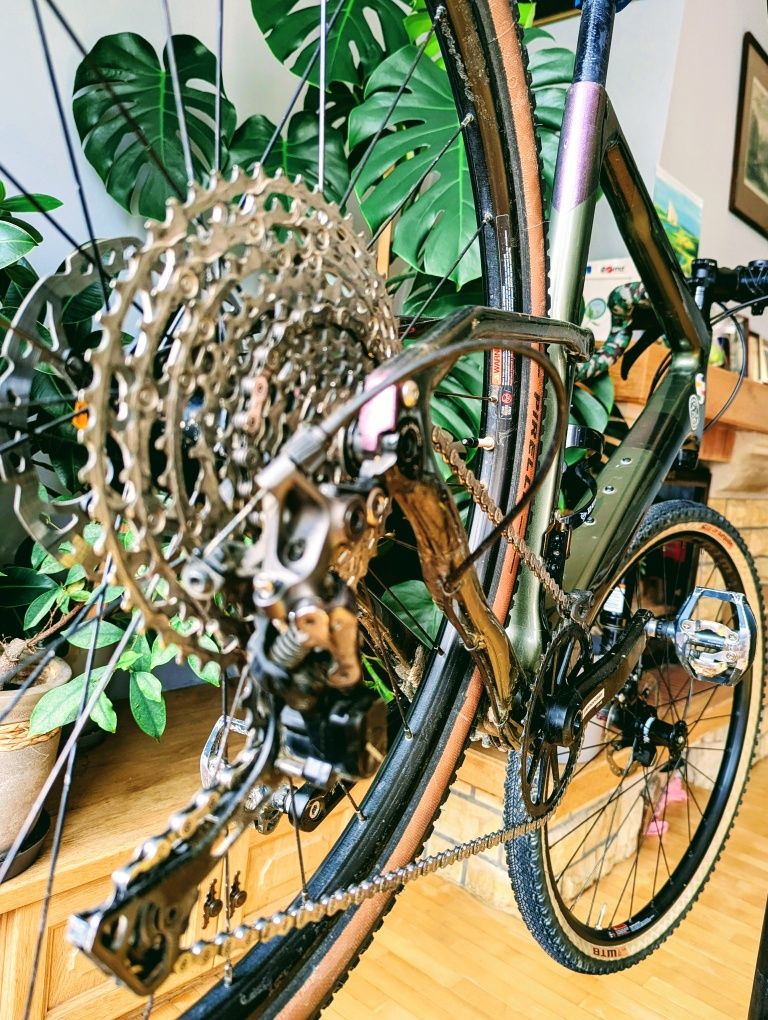 Gravel Full: Cannondale Topstone Carbon Lefty 3, M