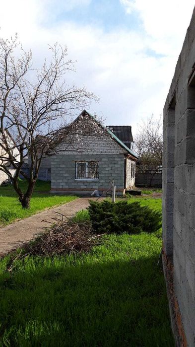 Продам дачу (дім підходить для круглорічного проживання),ж/м Північний