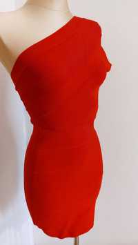 Sukienka czerwona na jedno ramie
