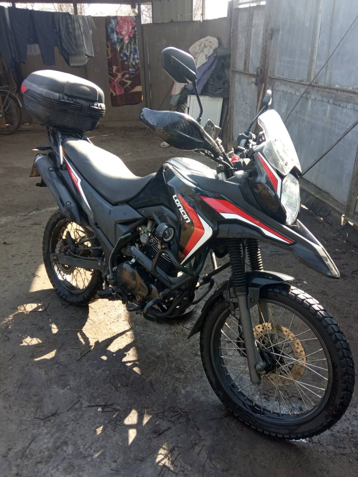 Продам мотоцикл Loncin