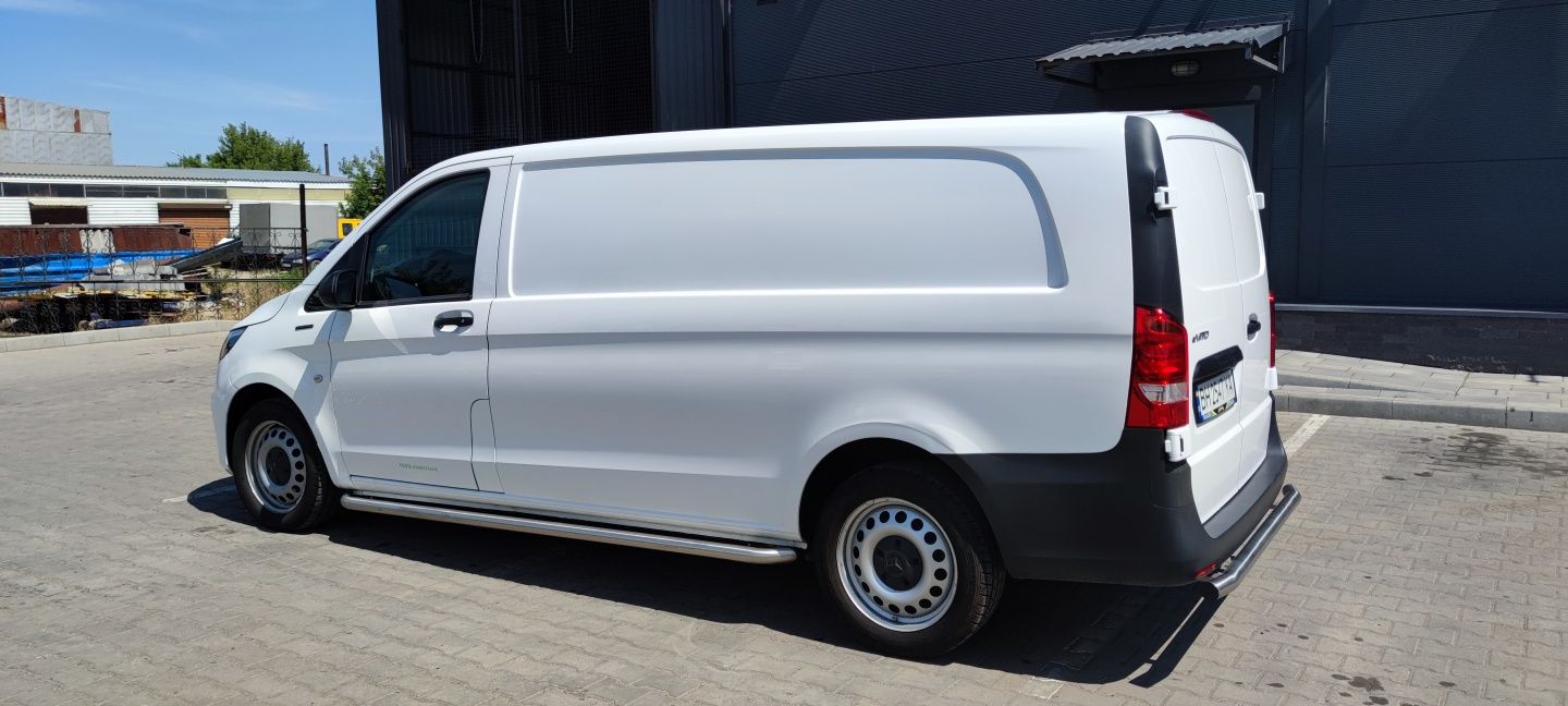 Продаю электрический Mercedes-Benz е-Vito