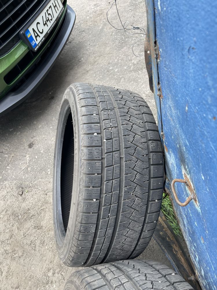 Продам зимние шины TRIANGLE 255/40 R19 100V