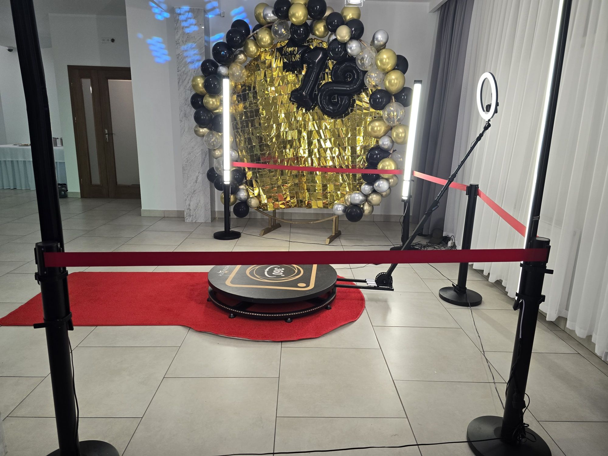 FotoBudka 360° do wynajecia na każdą okoliczność z akcesoriami