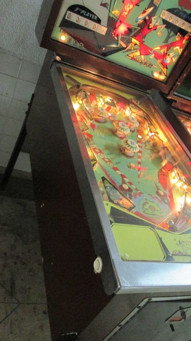 Flipper-Bally-Camelot-ano-1969-