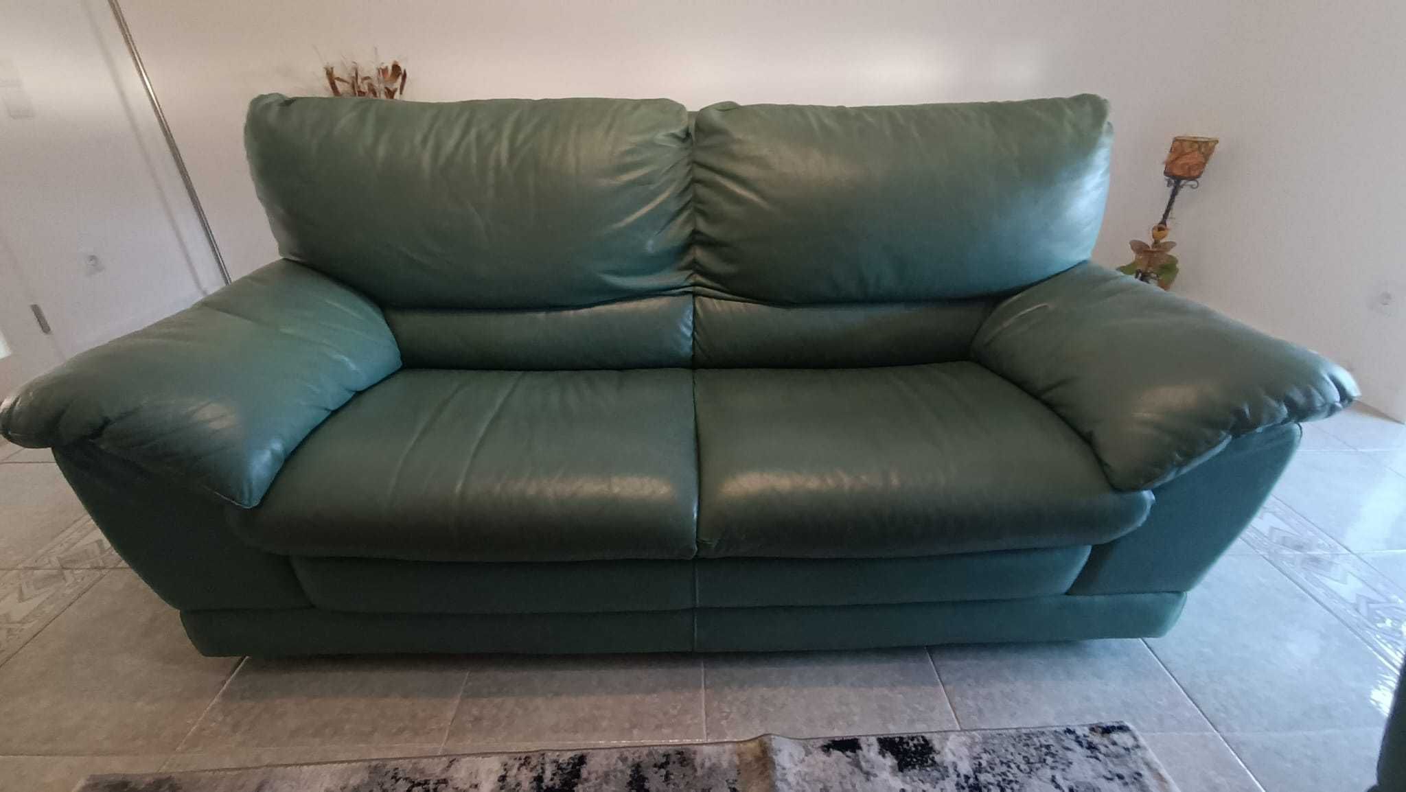 Conjunto de Sofás em Pele Genuína