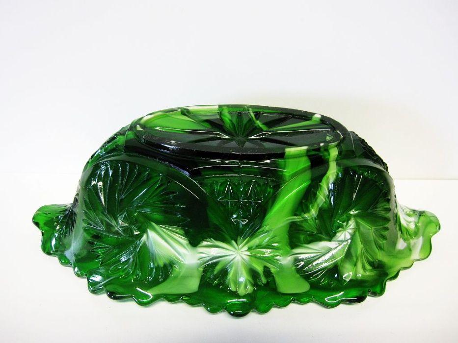 fantástica taça vintage em vidro opalino prensado em tons verdes