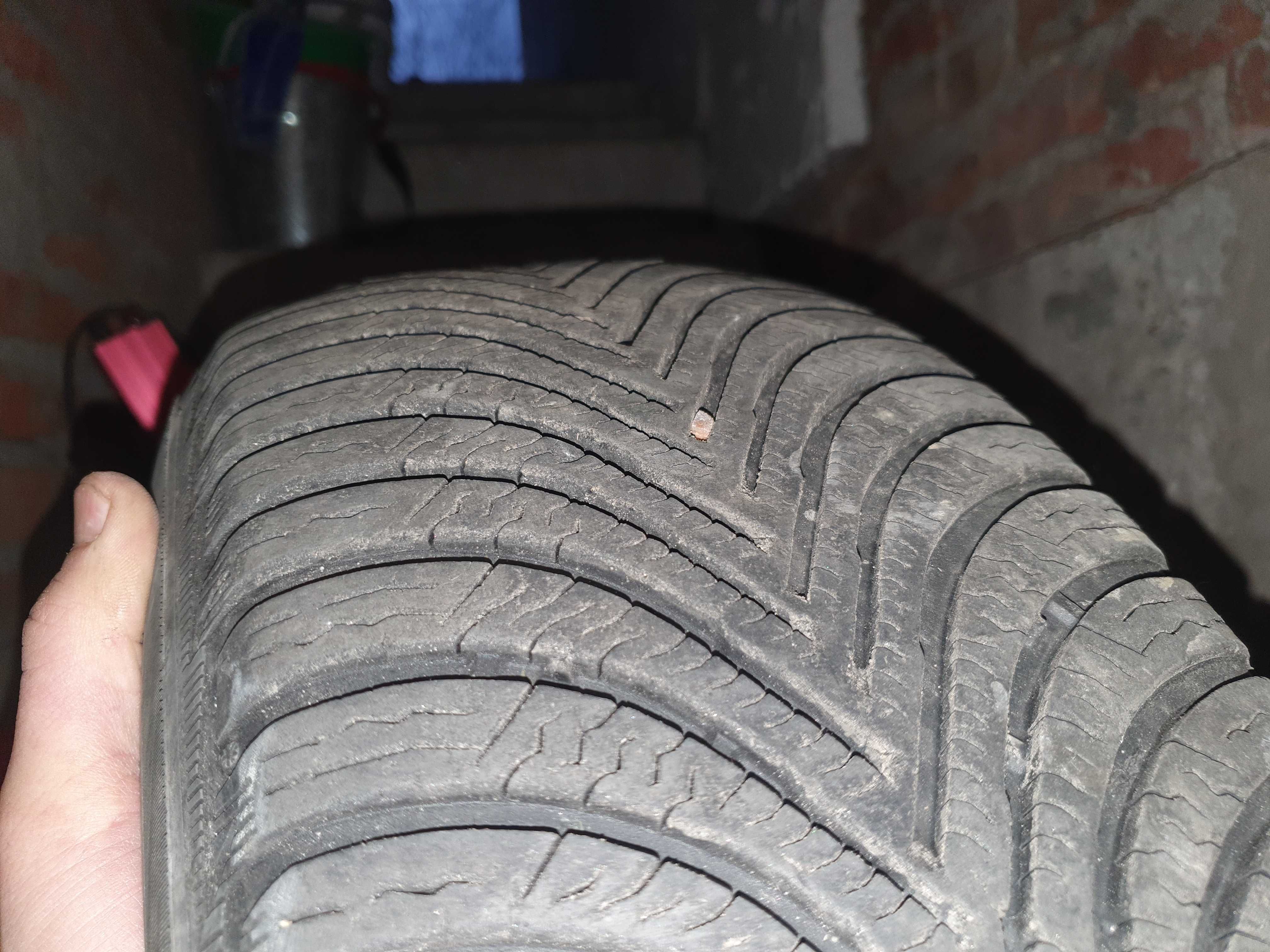 Шины зимние Мишлен 205/60 R16 Комплект 4 шини