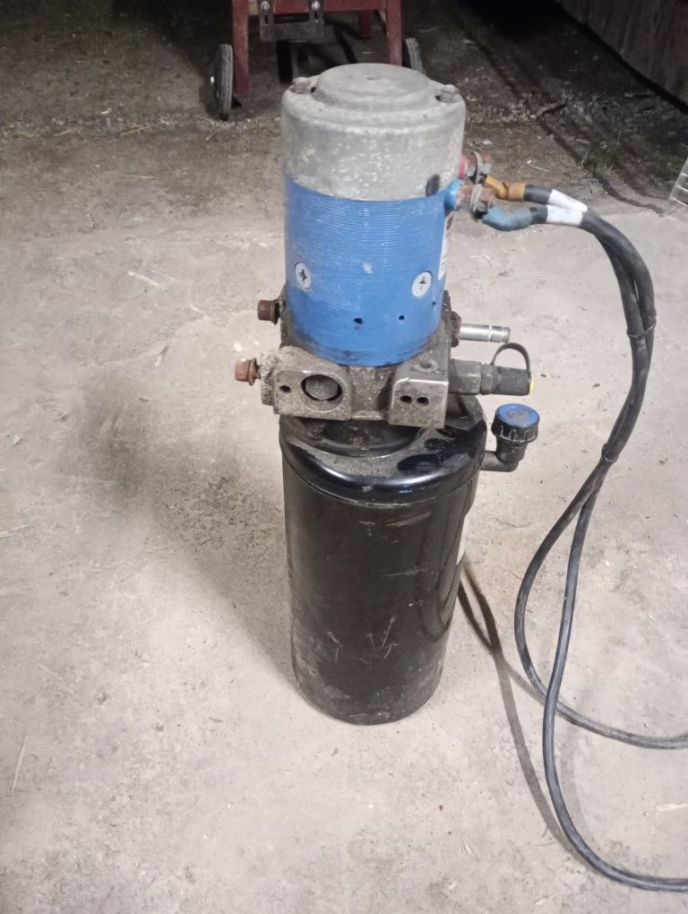Sprzedam pompę hydrauliczna  24V