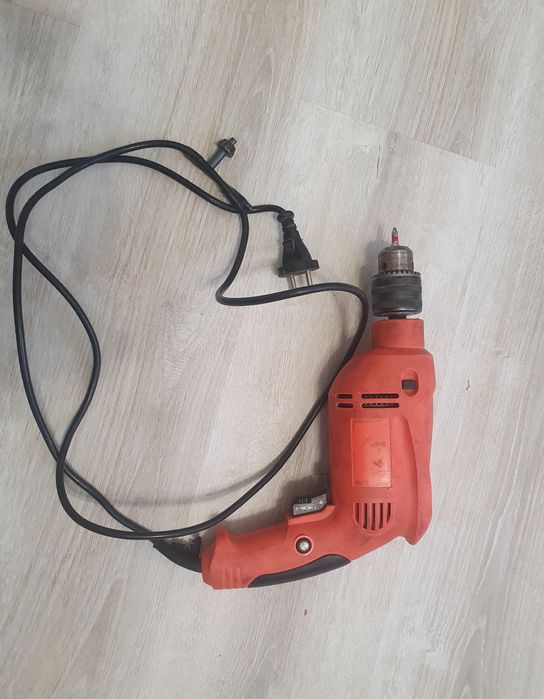 ПРОДАМ дрель робочия с перфаротором