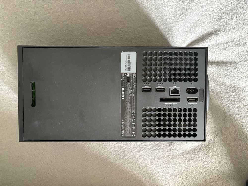 Xbox Series X + 2 Pady + Cyberpunk 2077