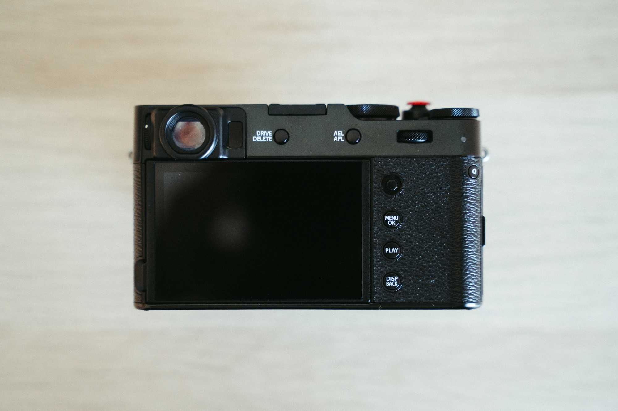 Fujifilm X100V + Tiffen Black Pro-Mist 1/4 + 2 Baterias + Extras