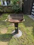 grill ogrodowy żeliwny
