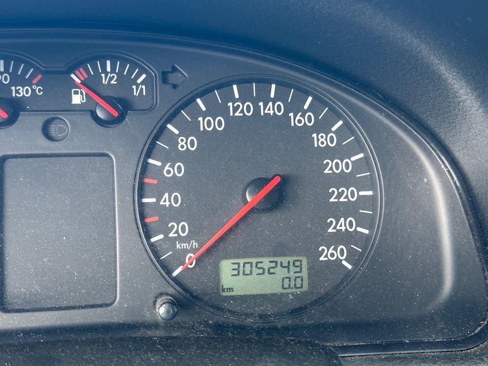 Passat b5 1999r 1.8 benzyna w bdb stanie