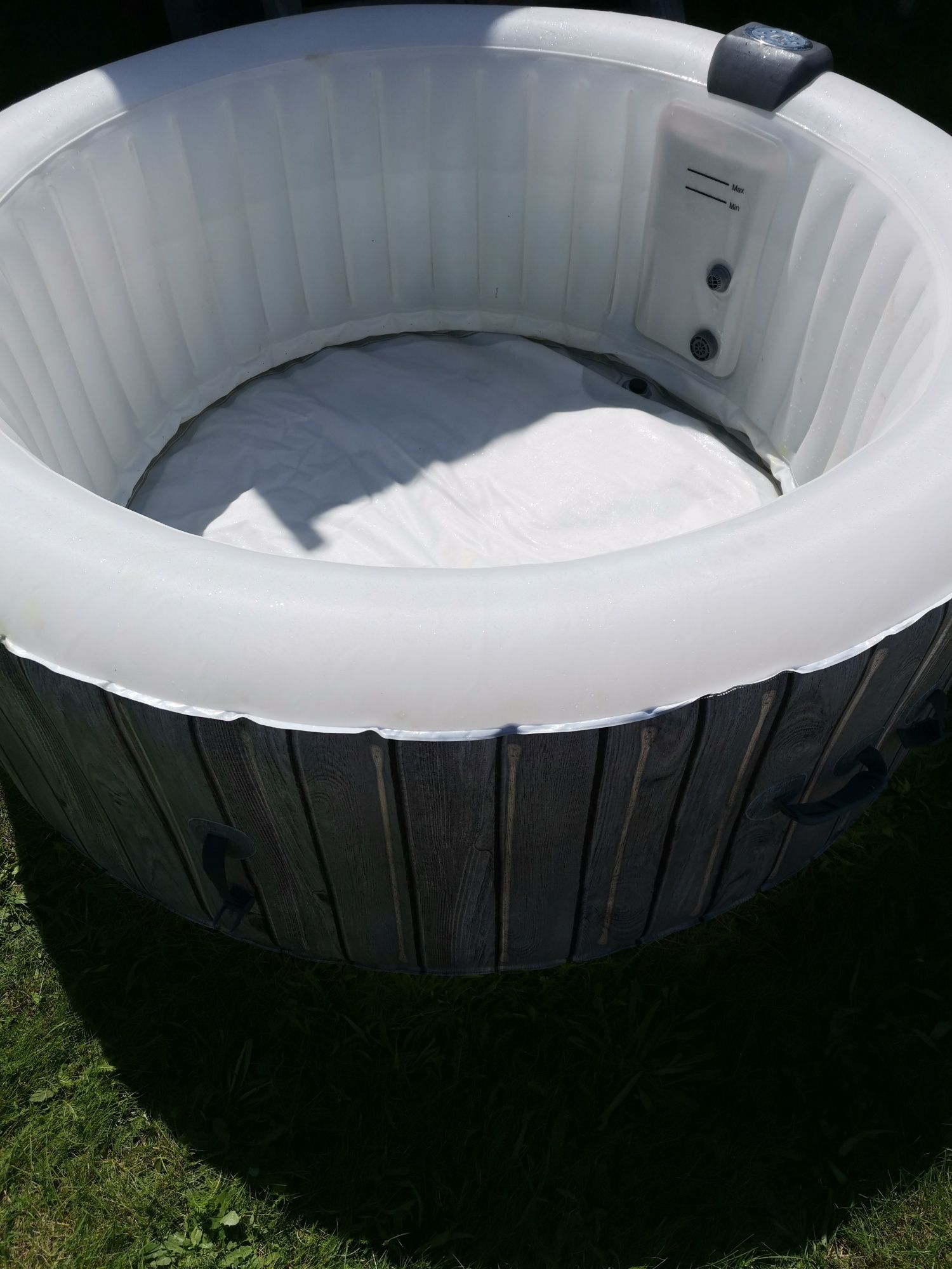 Jacuzzi ogrodowe dmuchane cleverspa Mia 4 os.