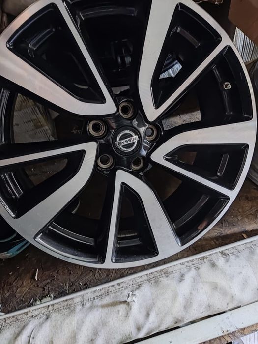 Felgi nissan 19 cali z czujnikami 5x114,3
