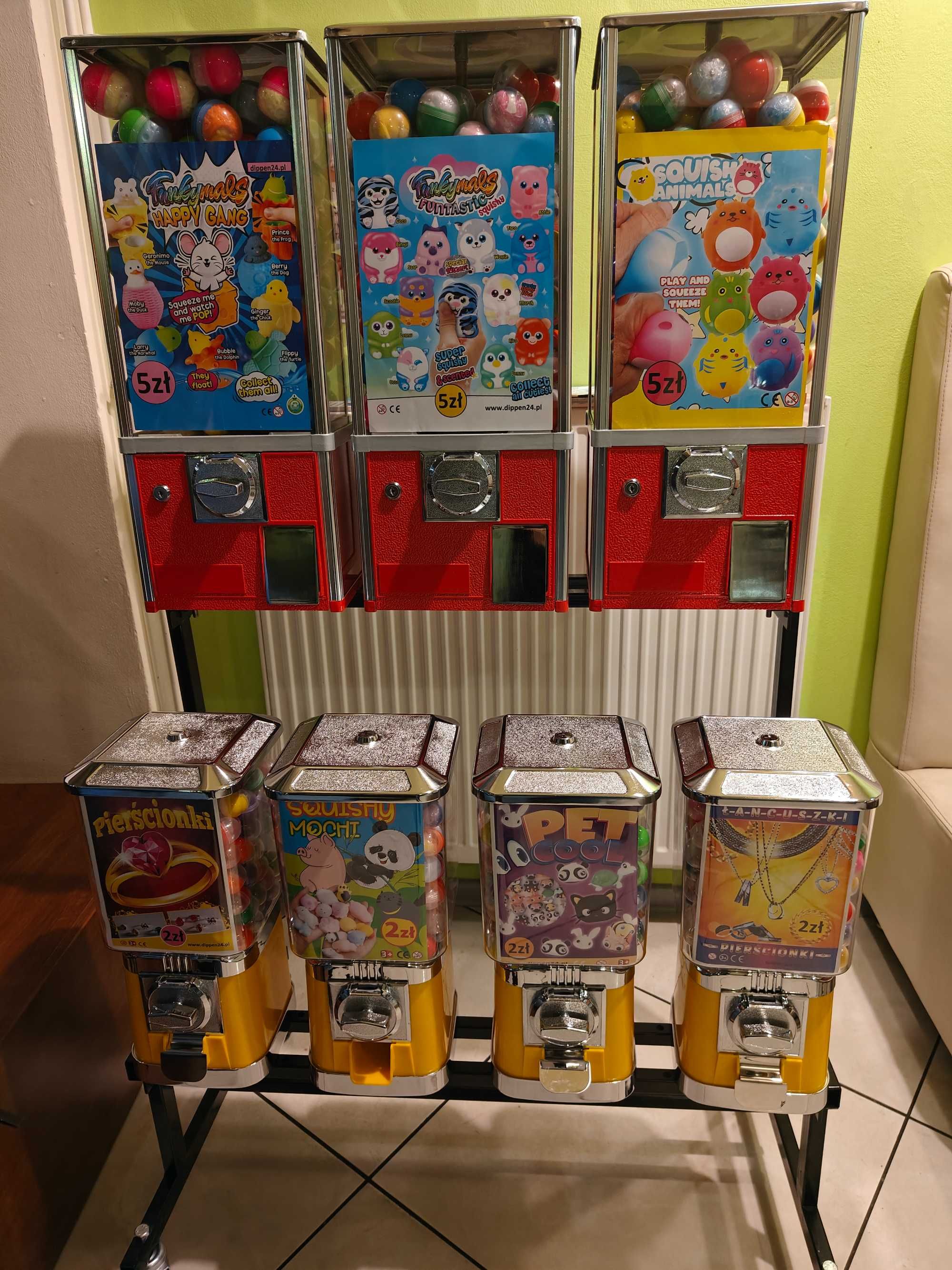 Automat zarobkowy, sprzedający kulki, na kulki, Kulkomat- Do klienta