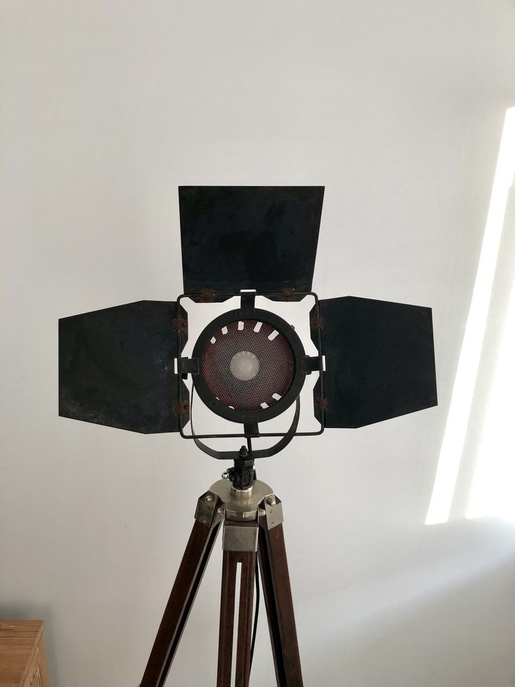 Candeeiro de pé projetor