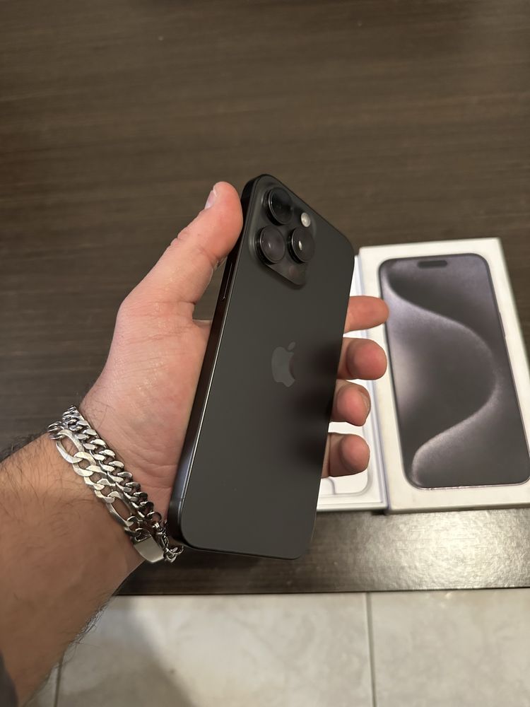 iPhone 15 pro Max como novo. Com garantia