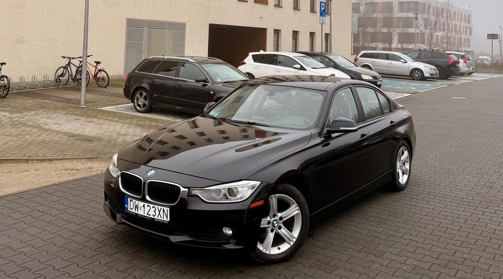 BMW F30 328i / Skóry / 2012 / Automat / Klima / Zamiana