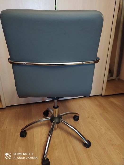 Офисное кресло для офиса и дома