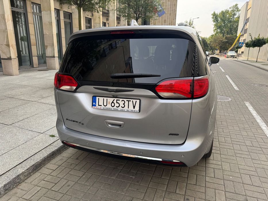 Chrysler Pacifica TOURING L AWD Vat23% Leasing