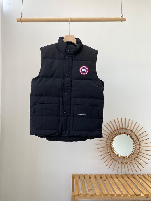 Canada Goose жилетка