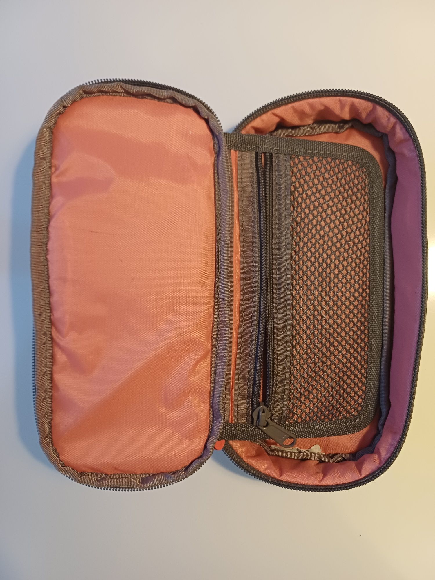 Dakine Frankie Mochila 26L e Estojo Escolar em ótimo estado
