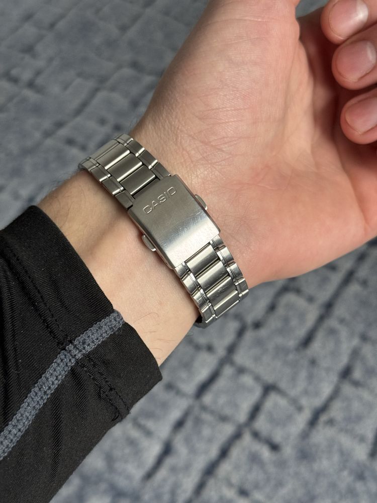 Чоловічий годинник casio MTP-1239