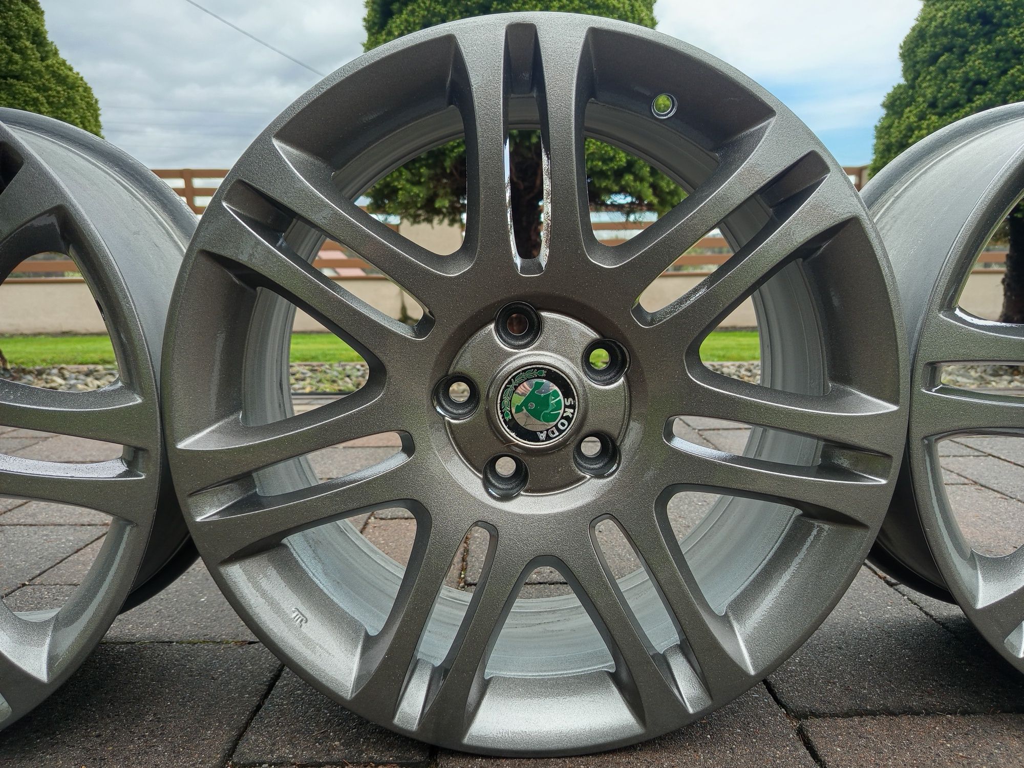 Felgi aluminiowe 18 skoda superb Octavia VW passat Seat audi A6 5x112