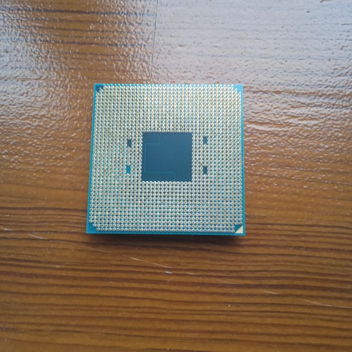 Процесор AMD Athlon 220GE