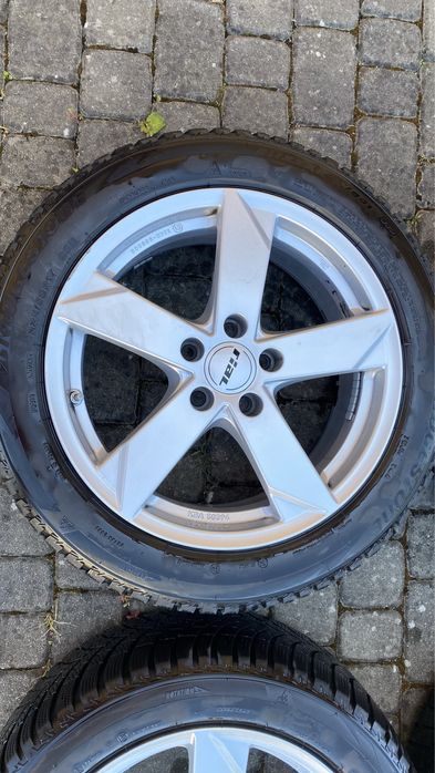 Felgi Rial R17 z oponami zimowymi Bridgestone