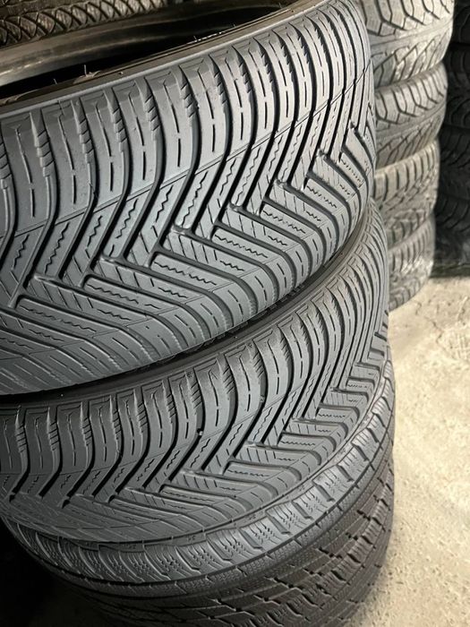 Автошини зимові HANKOOK 205/50/17 (2шт)Колеса,Гума,Скати, Шини)