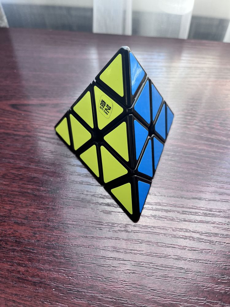 Кубик Рубіка Пірамідка