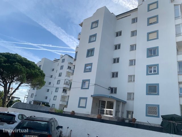 T1 Mobiliado no Monte Estoril