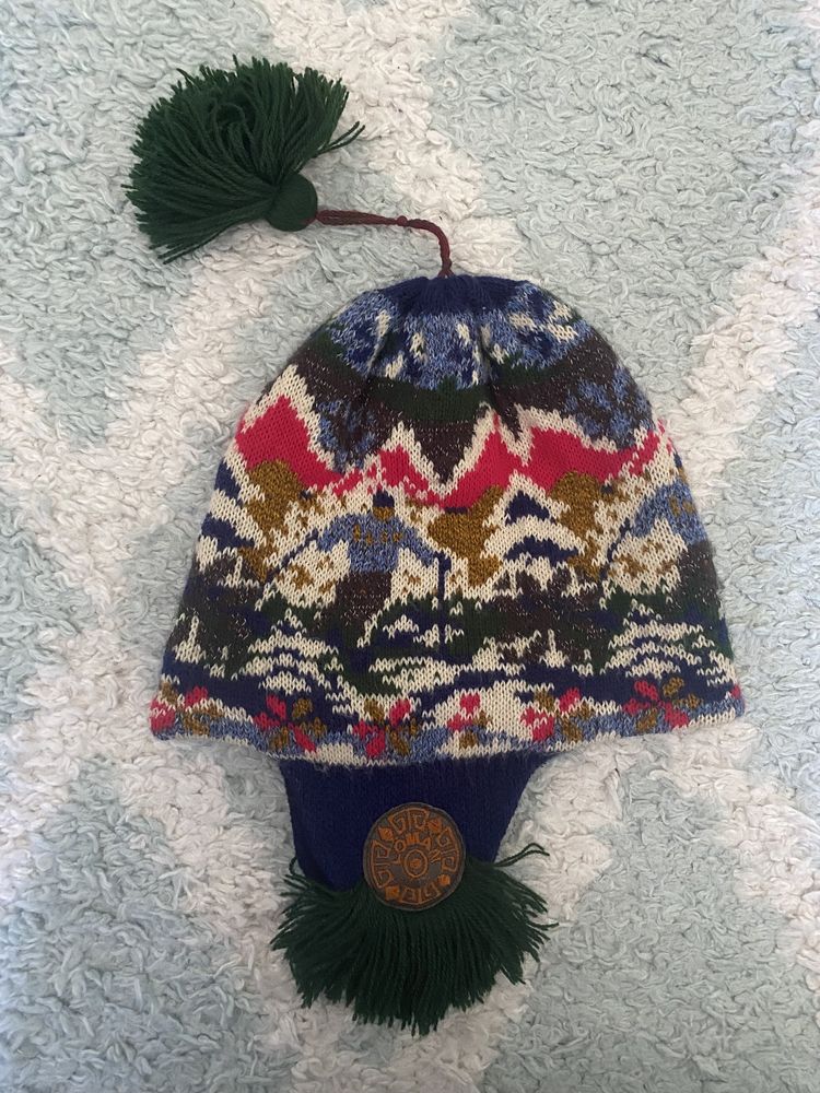 Uchata czapka wełna 50% pompon