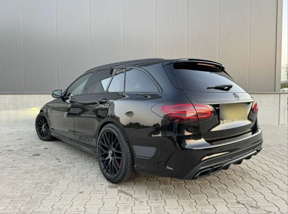 Mercedes C63 AMG S V8 biturbo 510 cv