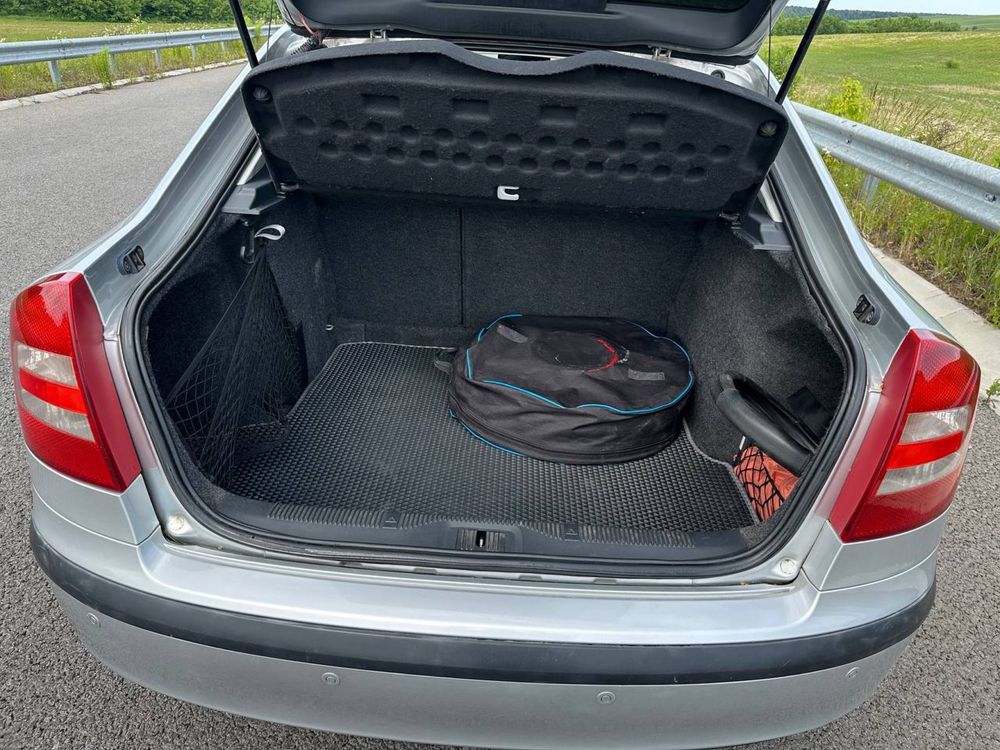 Автомобіль Шкода октавія