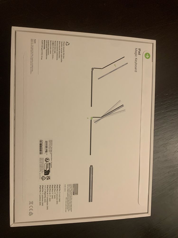 Magic Keyboard IPad Pro 11” Layout PT-Preto nunca usado factura Fnac