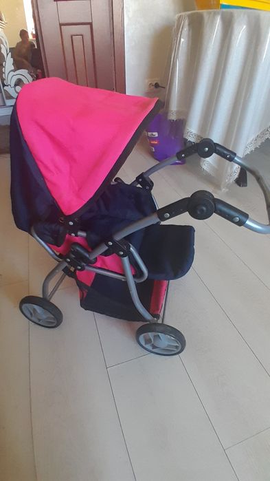 Коляска для ляльок.