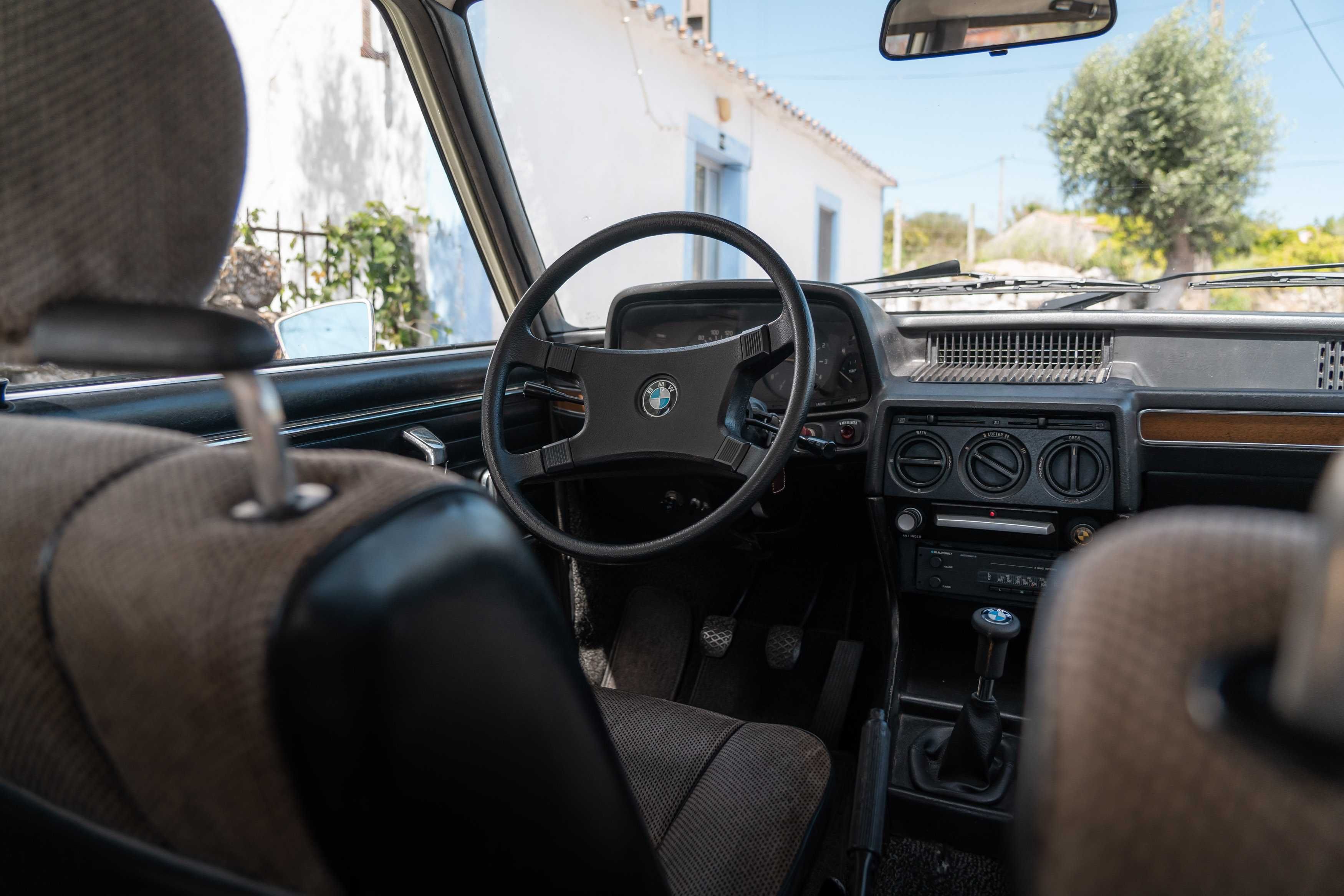 BMW 520 - E12 - 1974