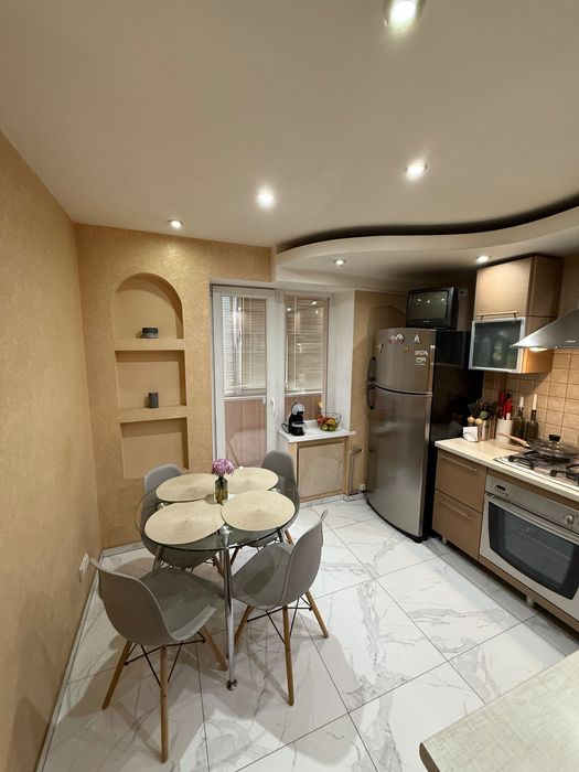 Продам в центре 3-х комнатную квартиру г. Павлоград