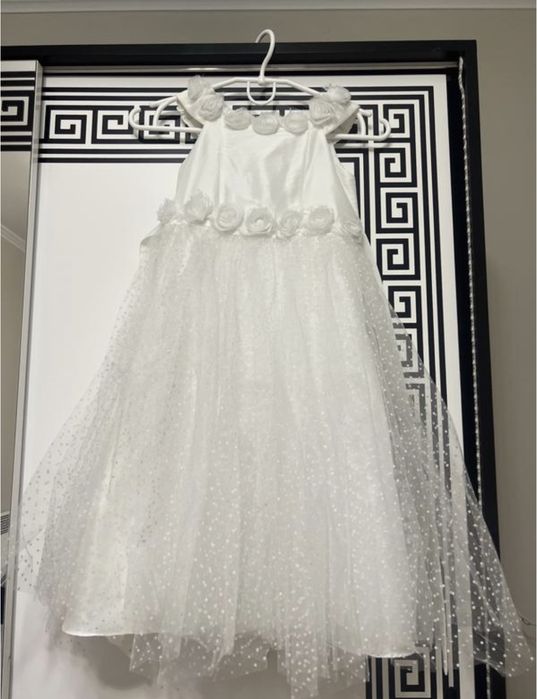 Плаття біле на дівчинку