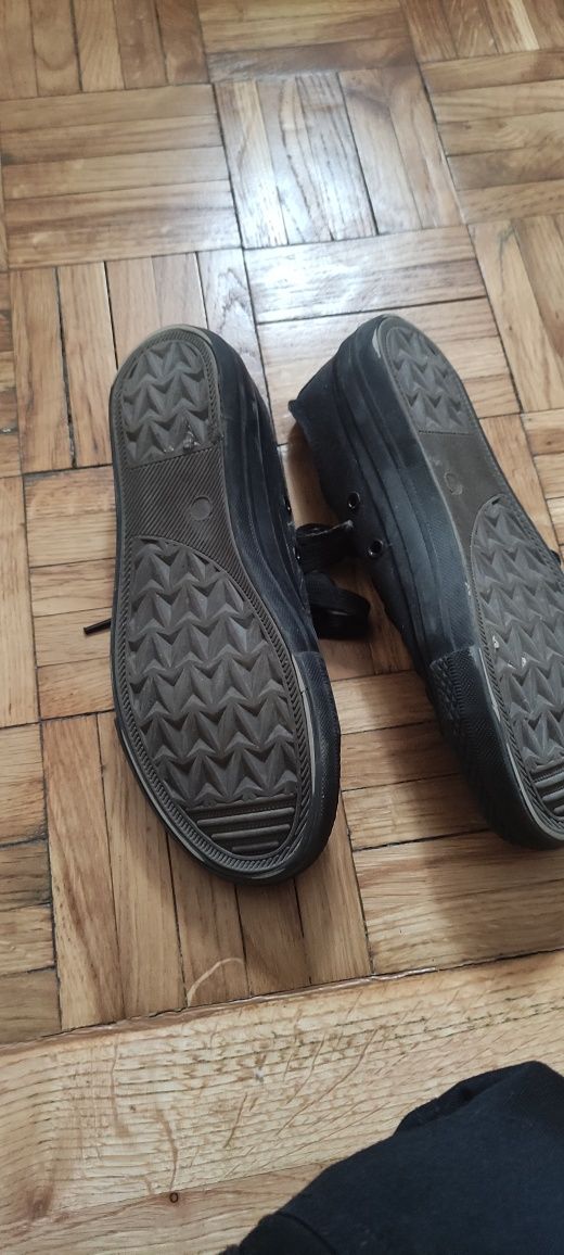 Czarne trampki niskie feewear